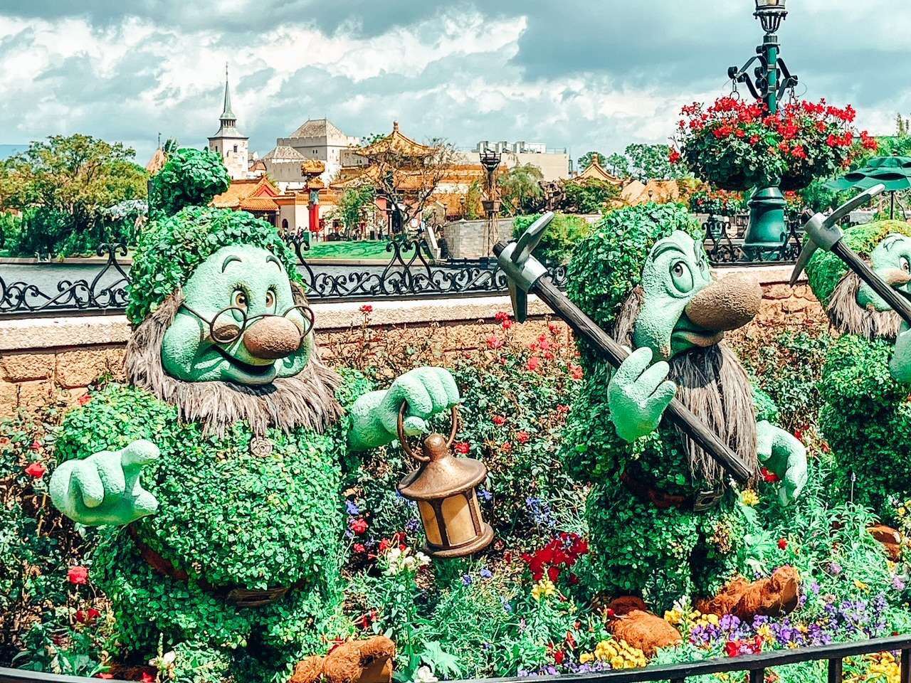 Seven Dwarves Topiary