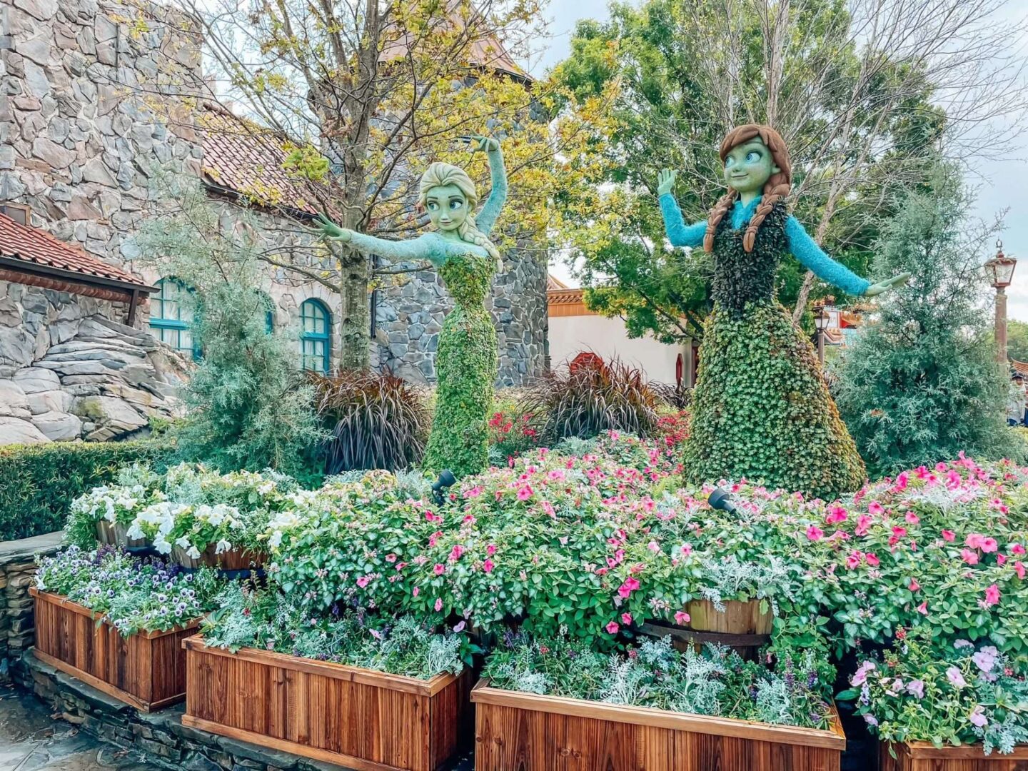 Anna and Elsa Topiary at Epcot